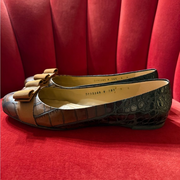 SALVATORE FERRAGAMO OMBRE CROC FLATS 9 - Picture 3 of 11